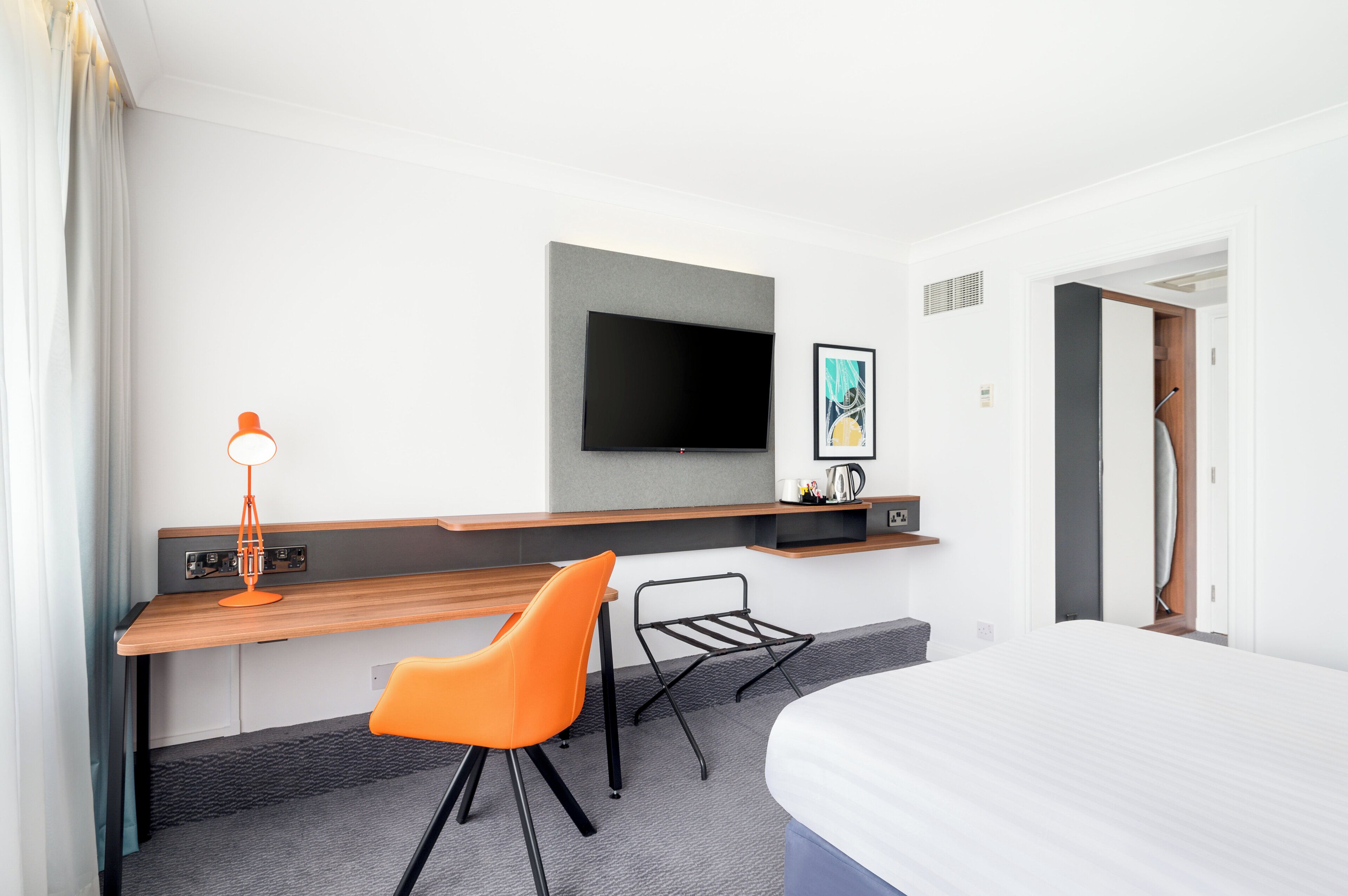 Standard Room, 1 Twin Bed | Desk, iron/ironing board, cribs (free), bed sheets