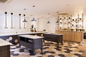 Daily buffet breakfast for a fee - Holiday Inn Birmingham M6 Jct7 by IHG (Birmingham)