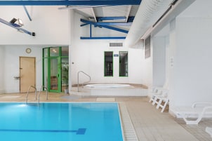 Una piscina techada