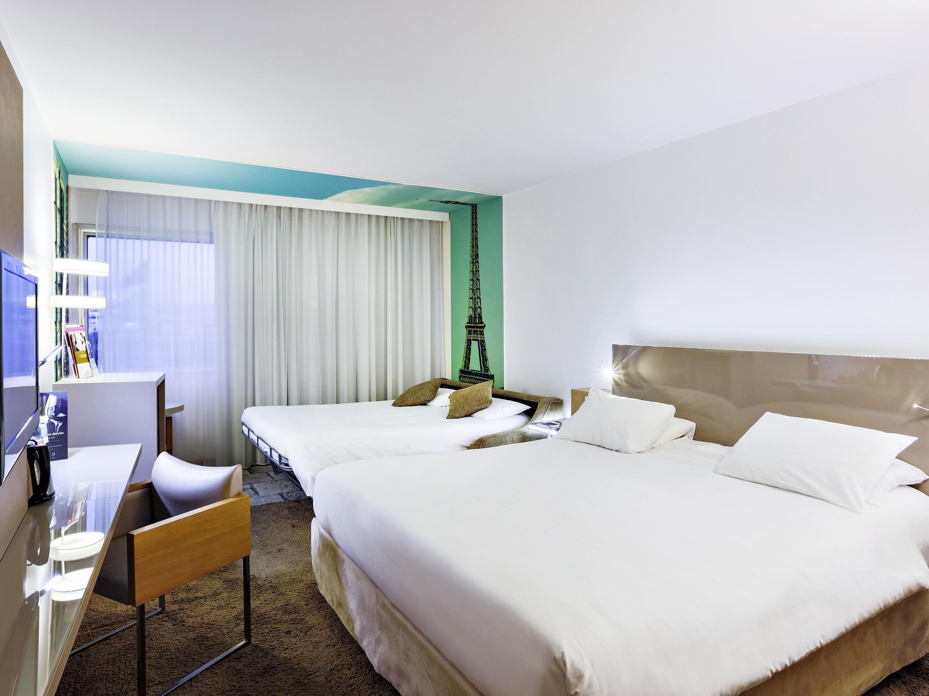 Family Double Room, 1 Double Bed with Sofa bed | Premium bedding, in-room safe, desk, laptop workspace