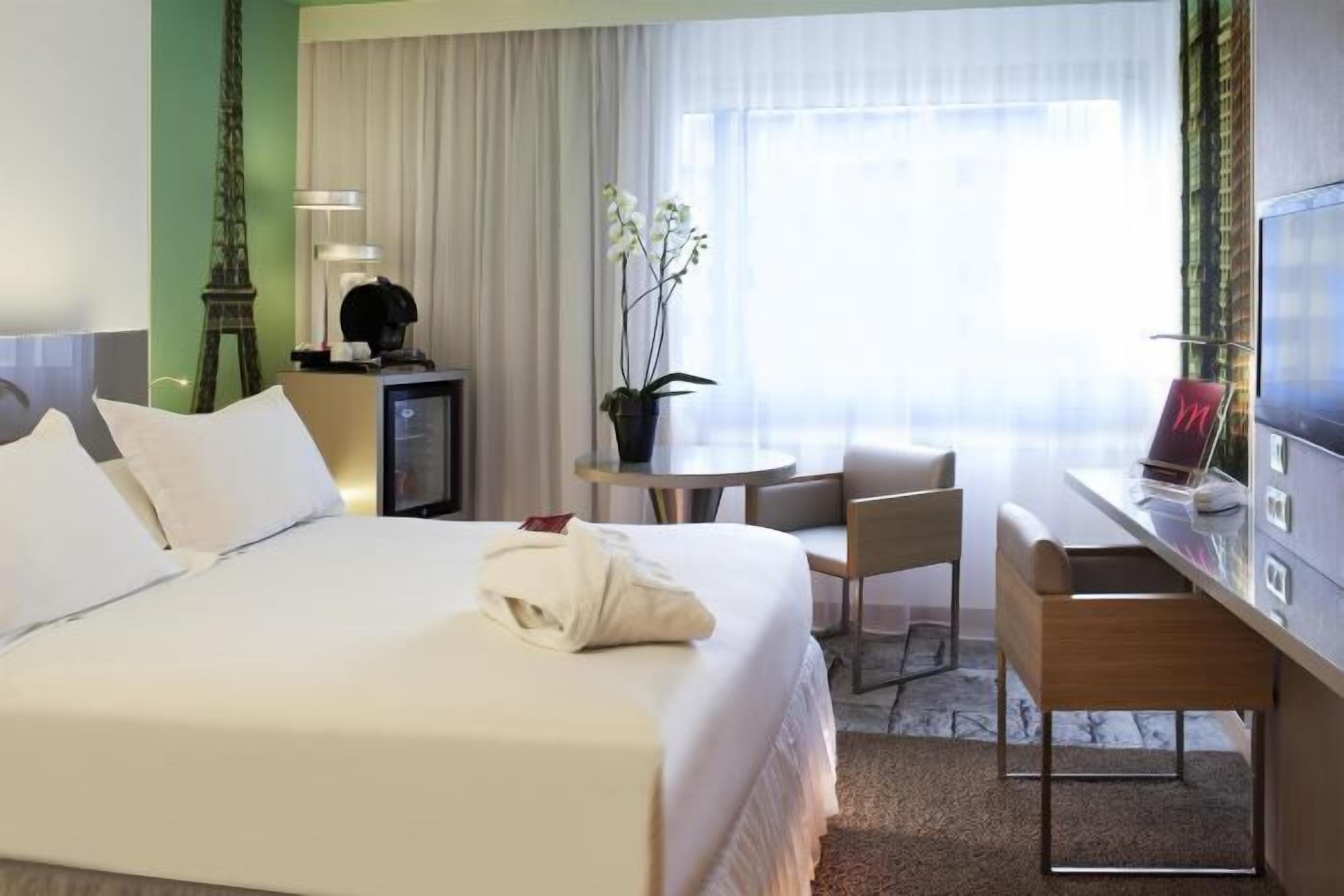 Hochwertige Bettwaren, Minibar (mit einigen kostenlosen Artikeln)