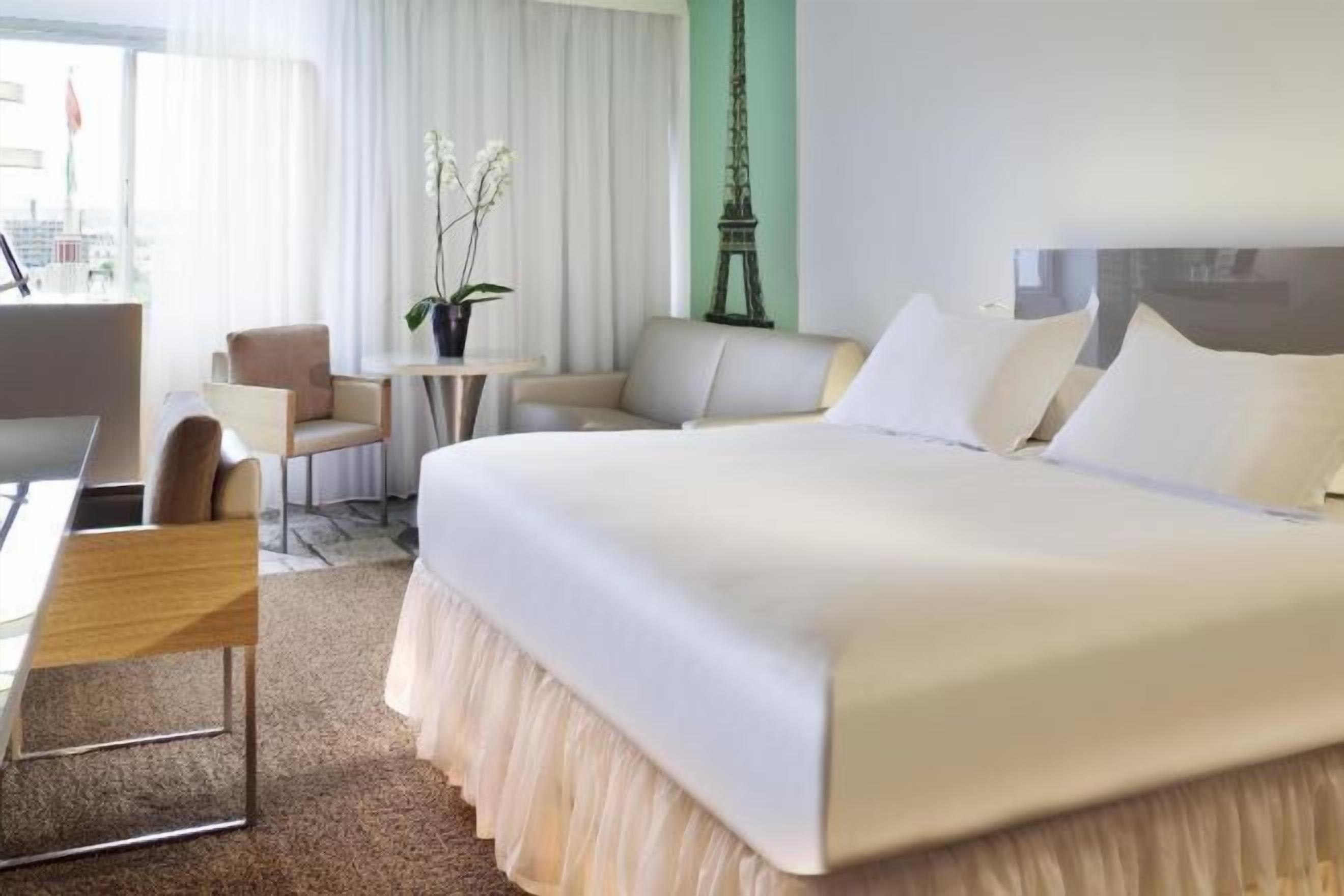 Hochwertige Bettwaren, Minibar (mit einigen kostenlosen Artikeln)