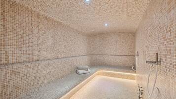 Espace de soins pour les couples, sauna, bain à remous, hammam