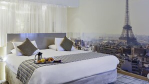 ห้องสวีท, เตียงใหญ่ 1 เตียง และโซฟาเบด | บริเวณภายนอก