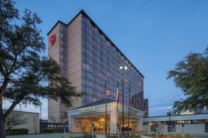 Exterior - Sheraton Dallas Hotel by the Galleria (Dallas)