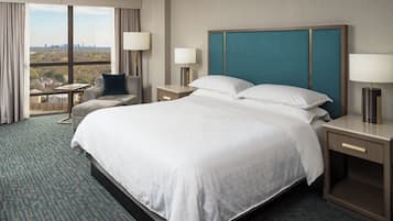 Cofres nos quartos, escrivaninha, espaço de trabalho para notebook