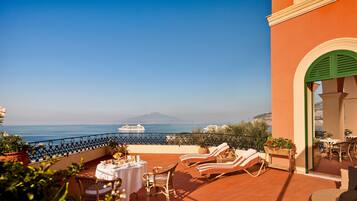 1 bedroom, Frette Italian sheets, premium bedding, minibar