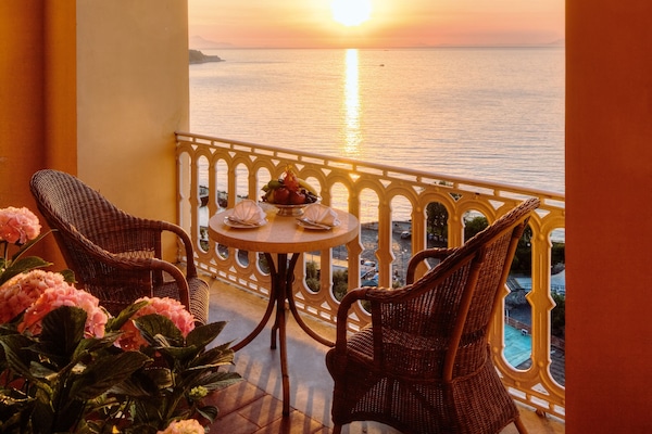 1 bedroom, Frette Italian sheets, premium bedding, minibar