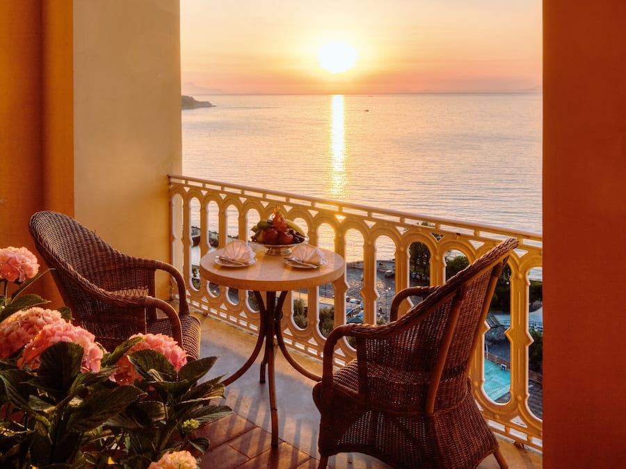 1 bedroom, Frette Italian sheets, premium bedding, minibar