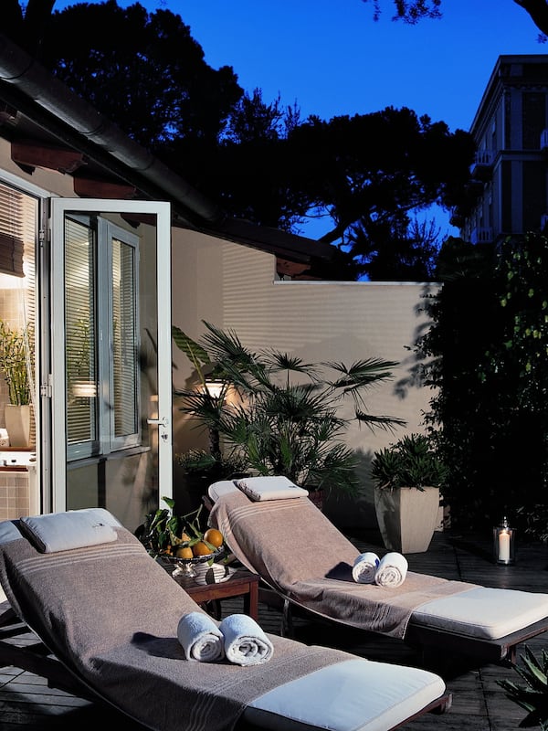 Hot tub, body treatments, hydrotherapy, deep-tissue massages
