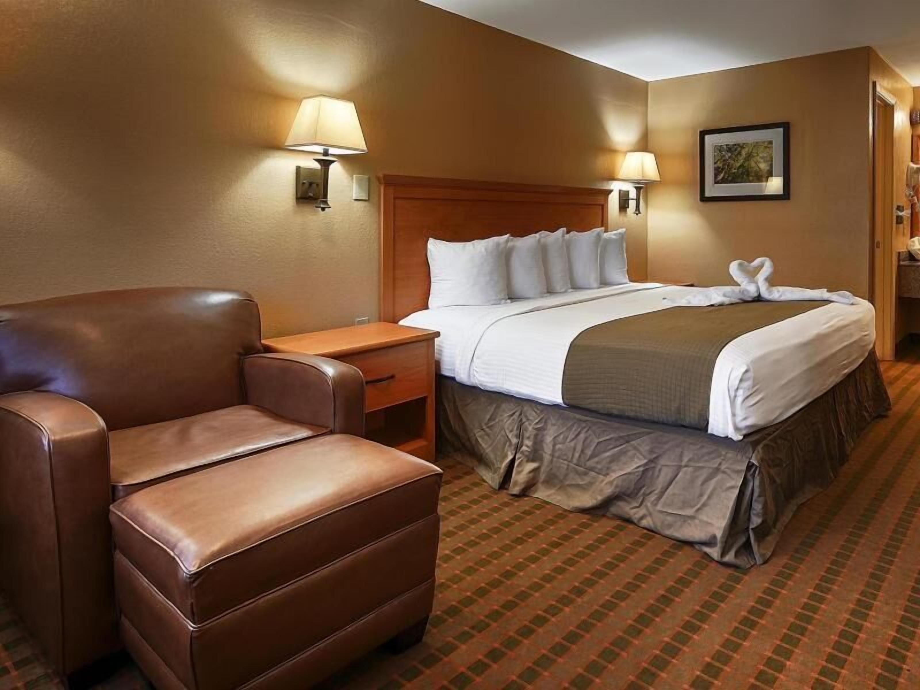 In-room safe, desk, laptop workspace, blackout drapes