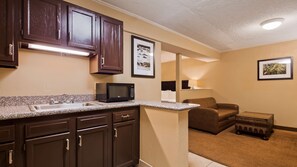 Zimmer, 1 Queen-Bett (2nd Floor;Living Room) | Esszimmer