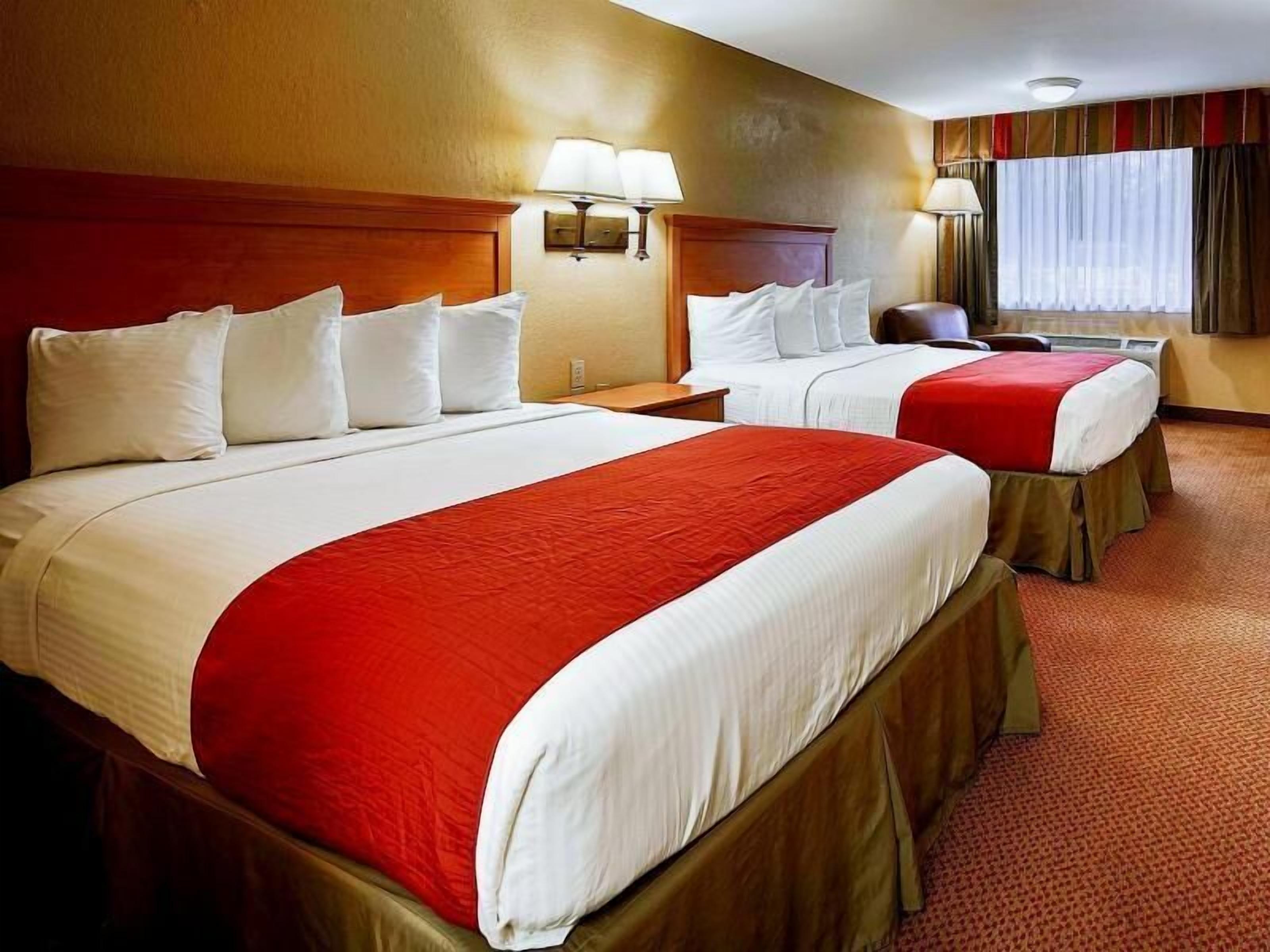 In-room safe, desk, laptop workspace, blackout drapes
