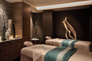 Couples treatment rooms, steam room, body treatments, aromatherapy