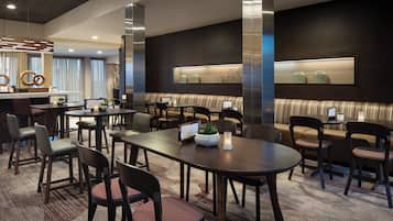 Daily cooked-to-order breakfast (USD 14.95 per person)