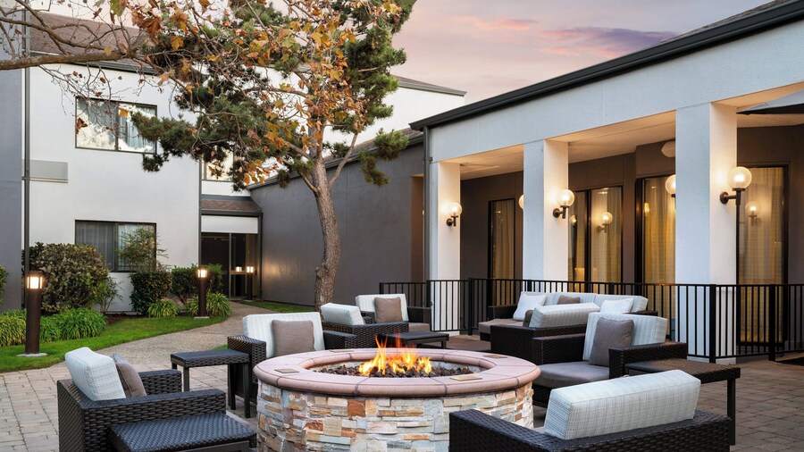 Courtyard by Marriott San Francisco Airport