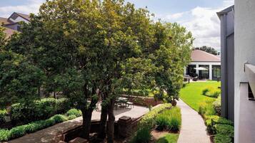Room, 1 King Bed, Courtyard View | Courtyard view