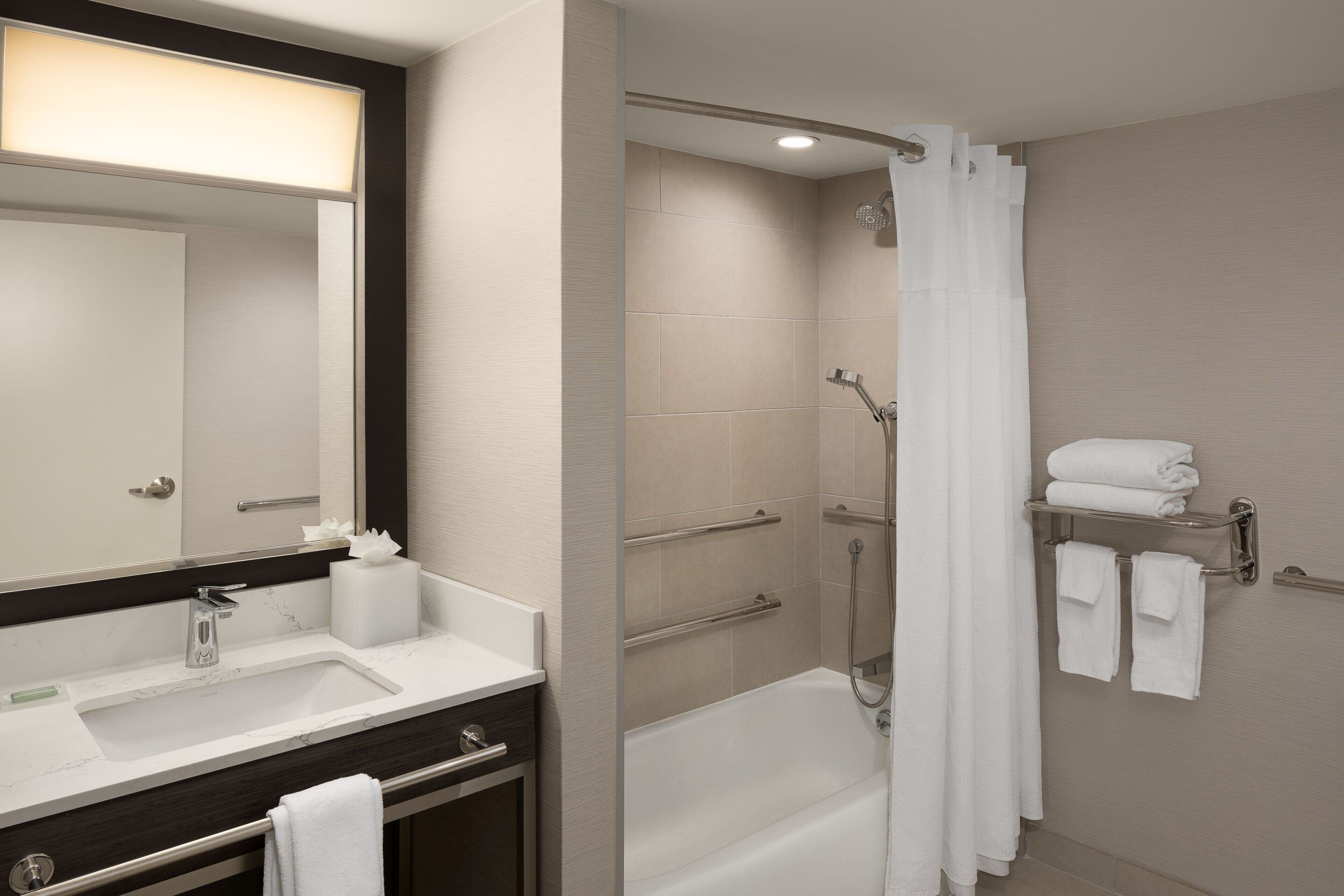 room, 1 king bed with sofa bed, non smoking | bar (on property)