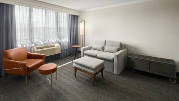 Zimmersafe, Schreibtisch, BĂŒgeleisen/BĂŒgelbrett, kostenlose Babybetten