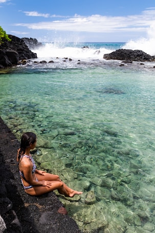 Beach massages. Royal Kona Resort