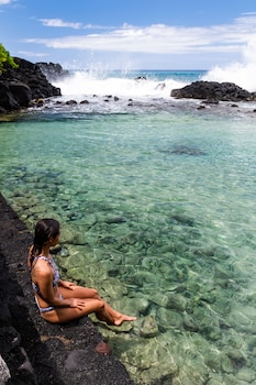 Beach massages at Royal Kona Resort
