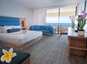 In-room safe, desk, laptop workspace, iron/ironing board - Royal Kona Resort (Kailua-Kona)
