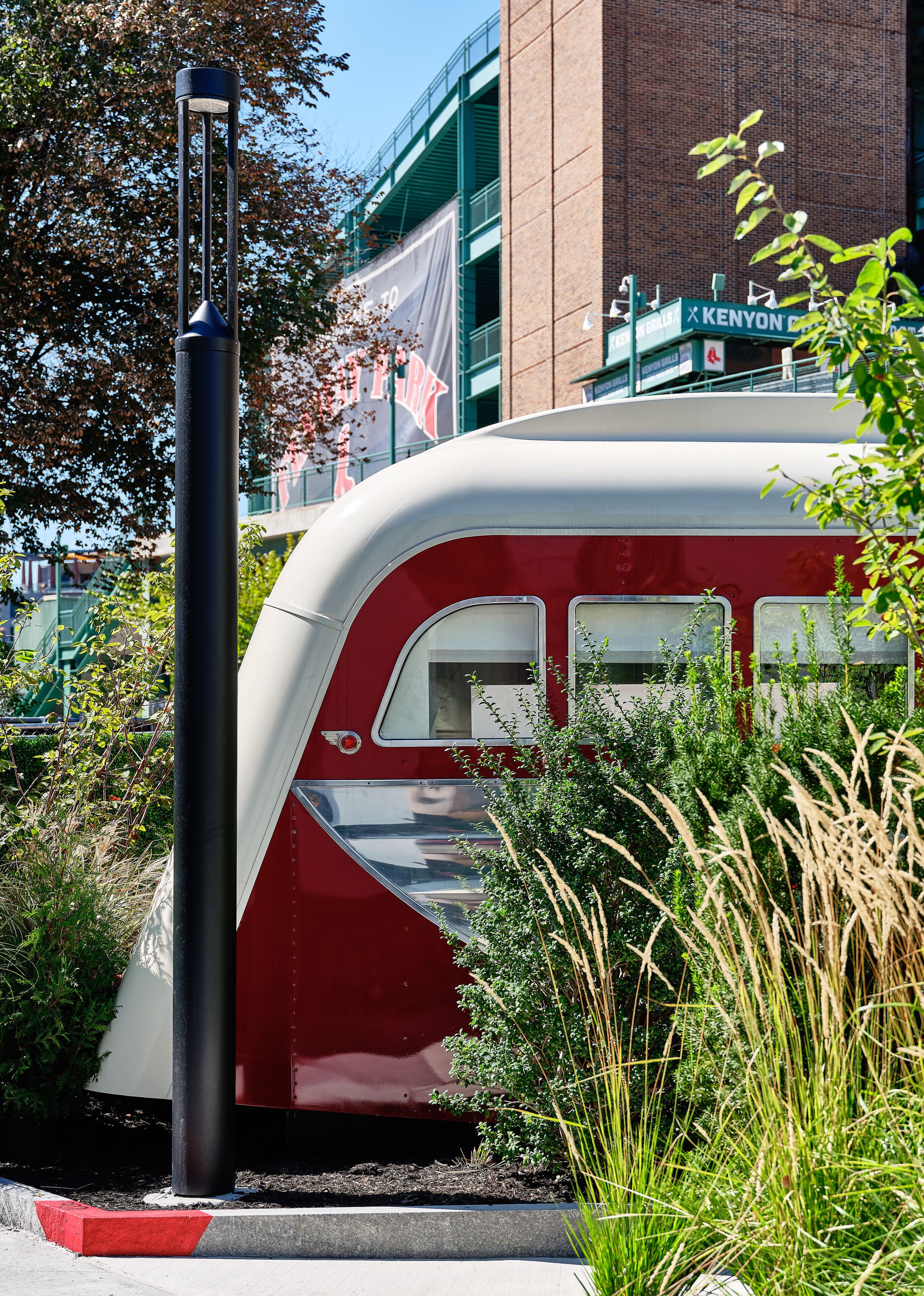 in-room safe, desk, laptop workspace, blackout curtains