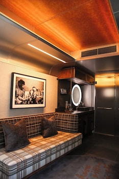 1 bedroom, in-room safe, desk, laptop workspace at The Verb Hotel