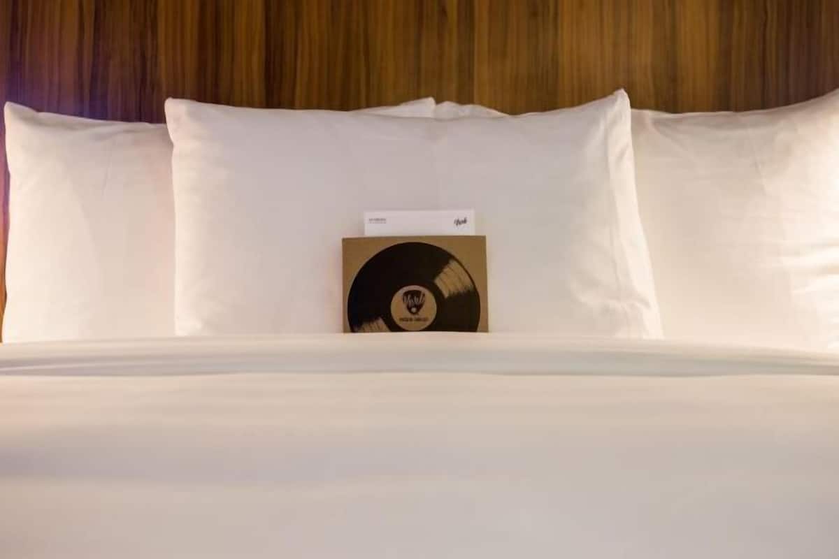 1 bedroom, in-room safe, desk, laptop workspace