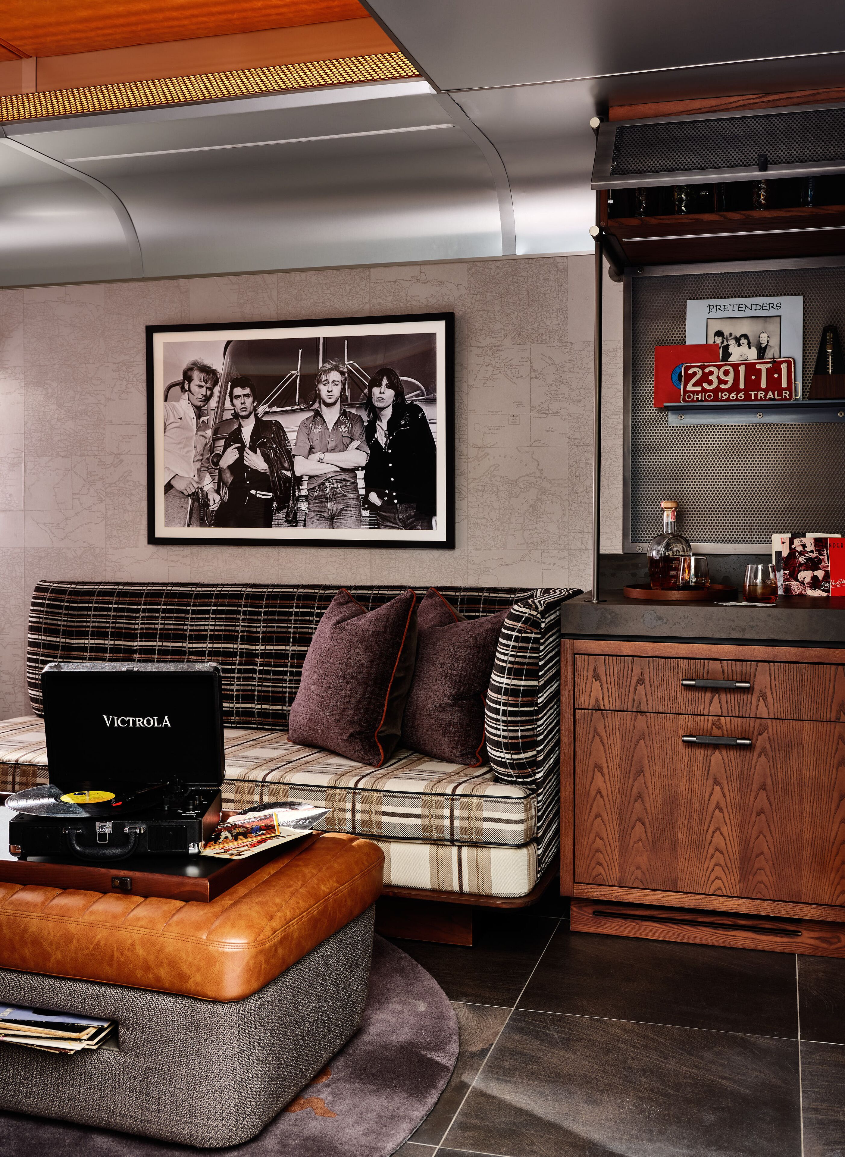 in-room safe, desk, laptop workspace, blackout curtains