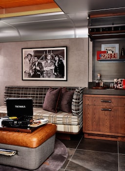 1 bedroom, in-room safe, desk, laptop workspace at The Verb Hotel