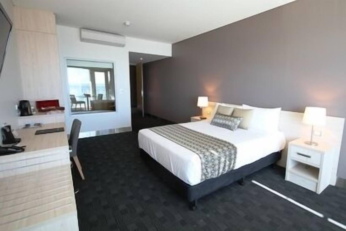Executive, with Spa Access | Desk, iron/ironing board, cribs (free), rollaway beds (surcharge)