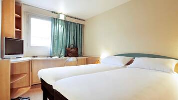 Chambre Double Standard, 1 lit double | Salle de bain | Douche, articles de toilette écologiques, sÚche-cheveux