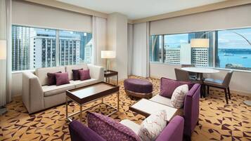 1 bedroom, pillow-top beds, in-room safe, desk