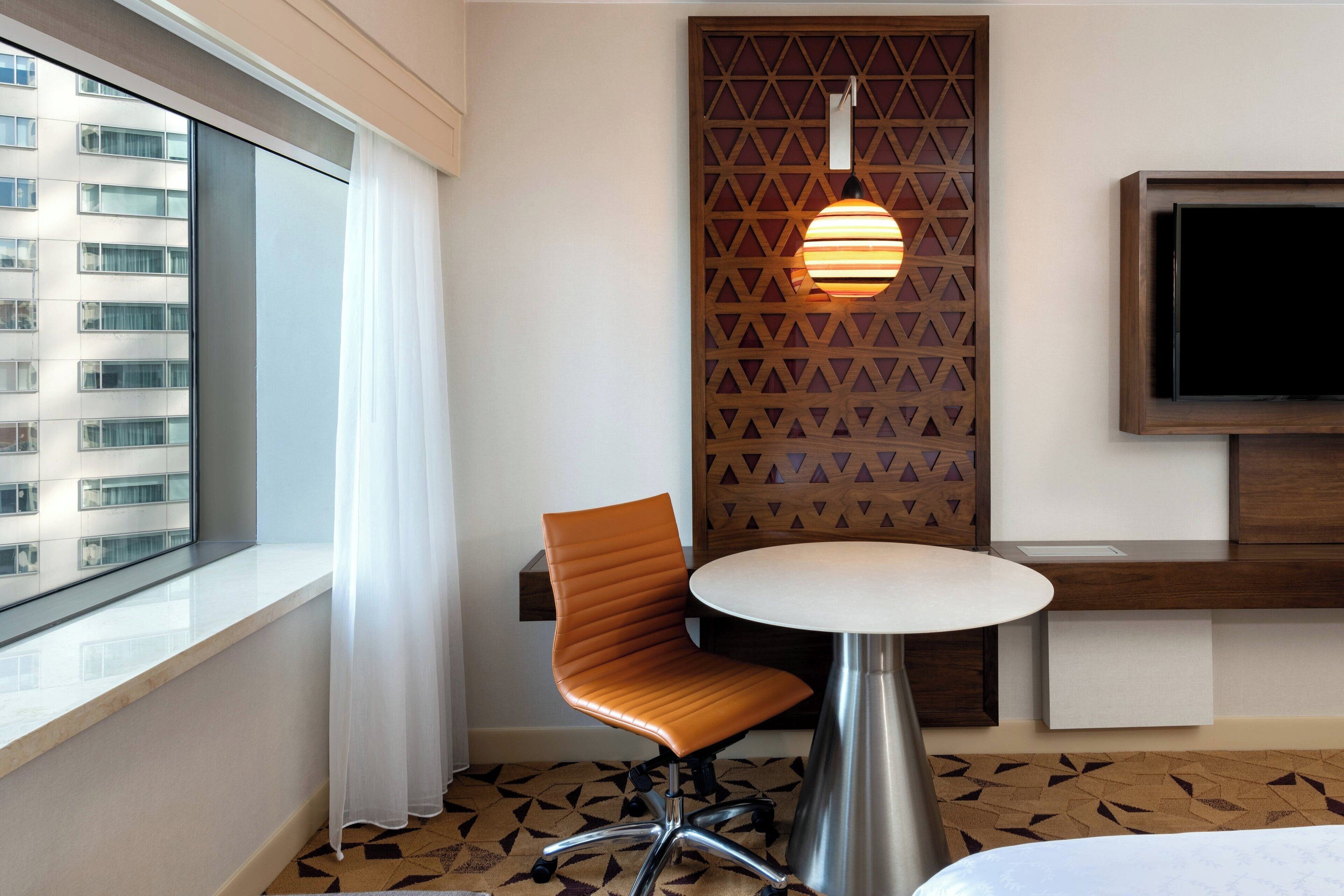 room, 1 king bed, non smoking | 1 bedroom, pillow-top beds, in-room safe, desk