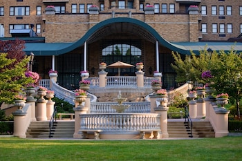 Hotel Exterior at Omni Shoreham Hotel