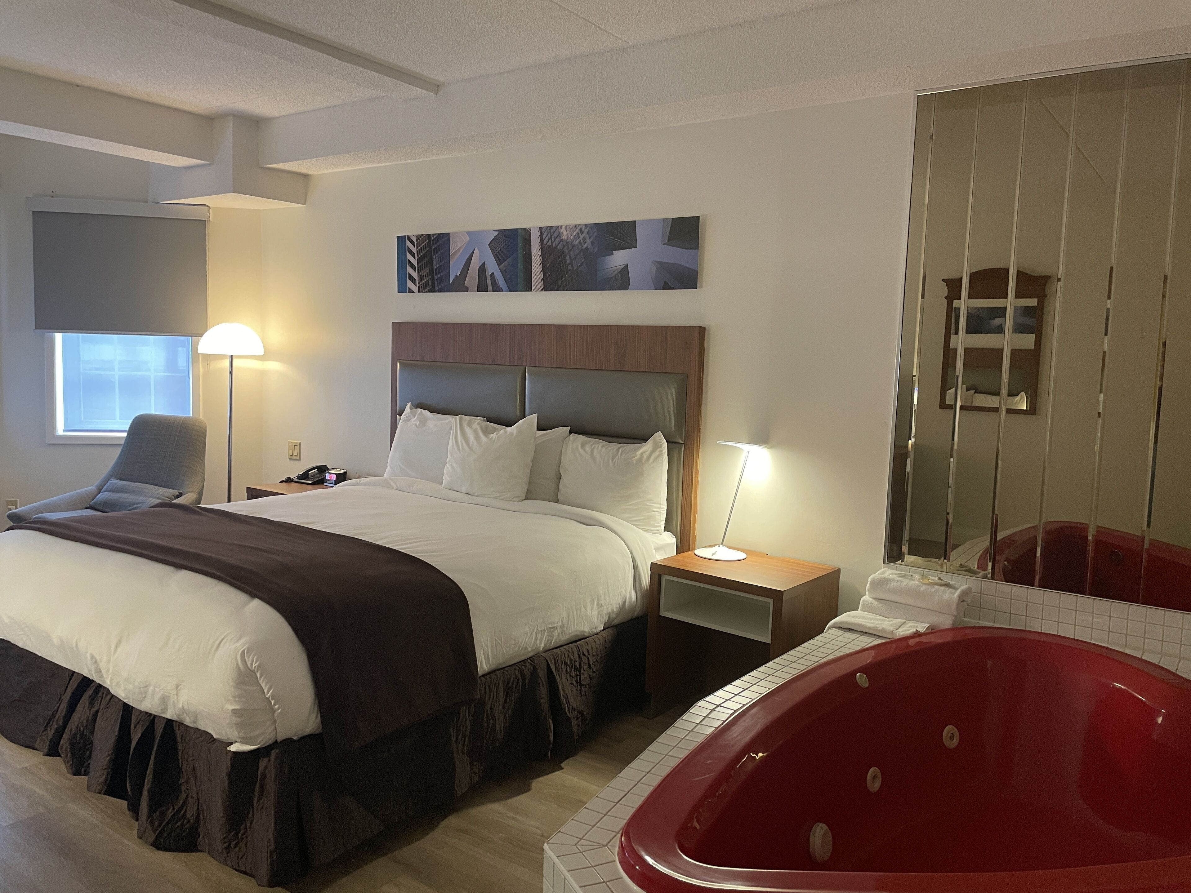 Photo - Travelodge by Wyndham Niagara Falls Lundys Lane