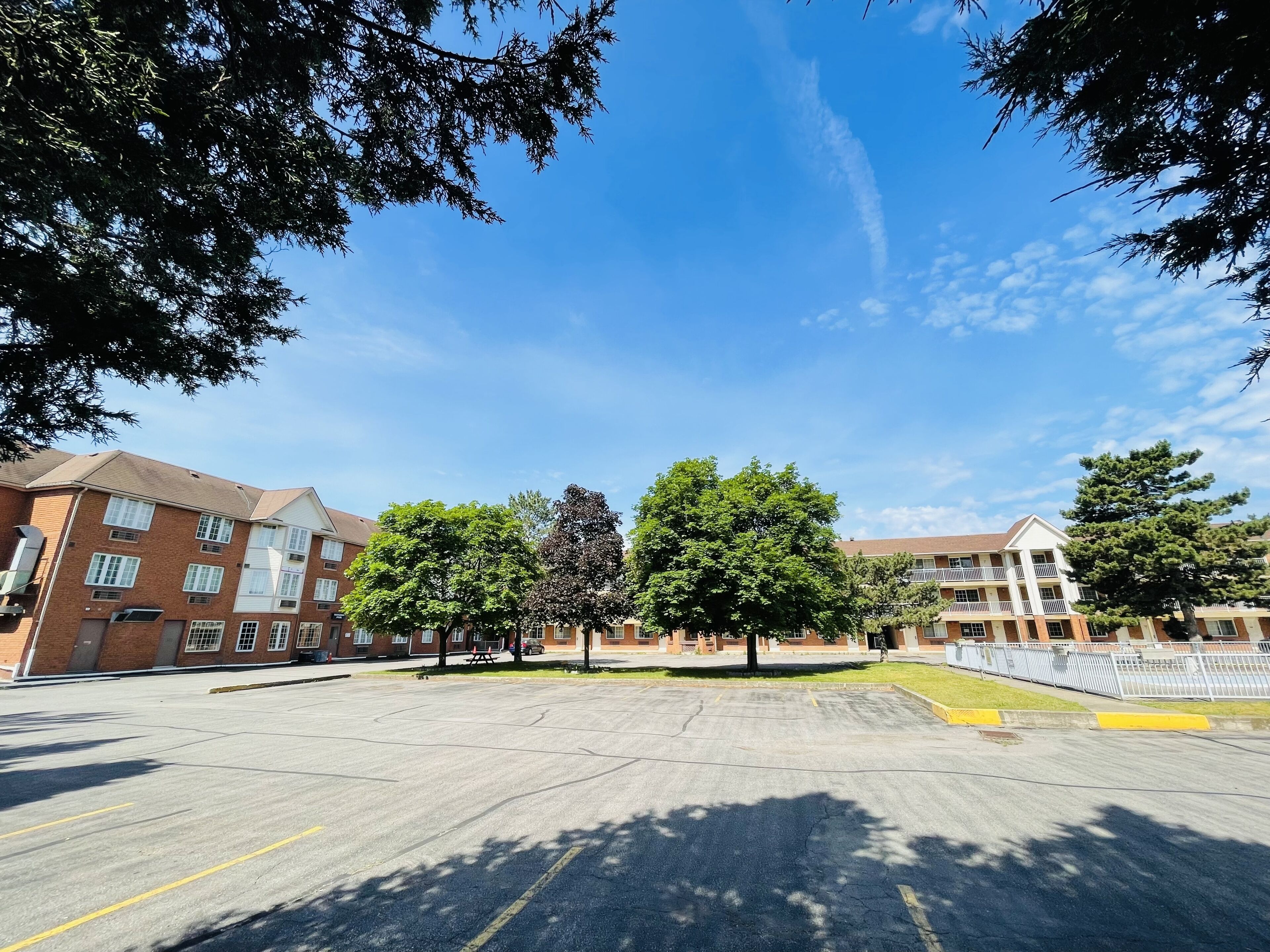 Photo - Travelodge by Wyndham Niagara Falls Lundys Lane