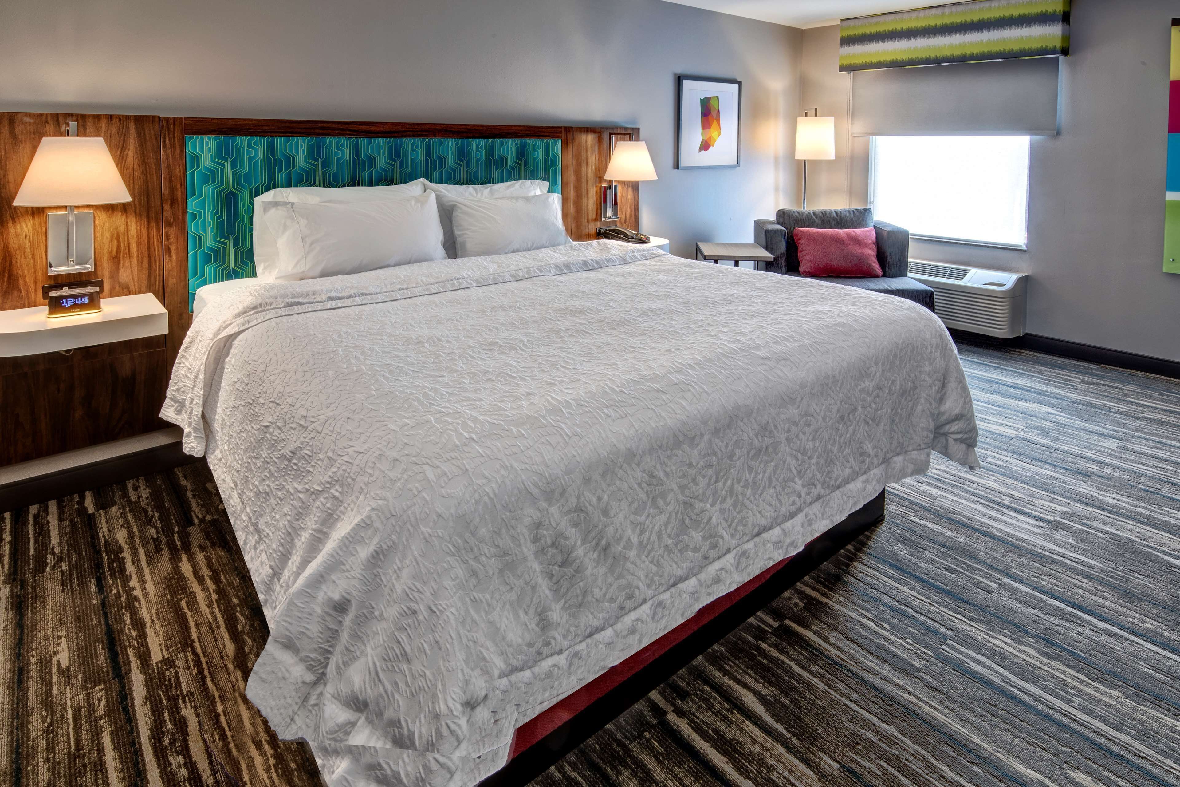 studio, 1 king bed, refrigerator & microwave (wet bar) | desk, blackout curtains, iron/ironing board, free wifi