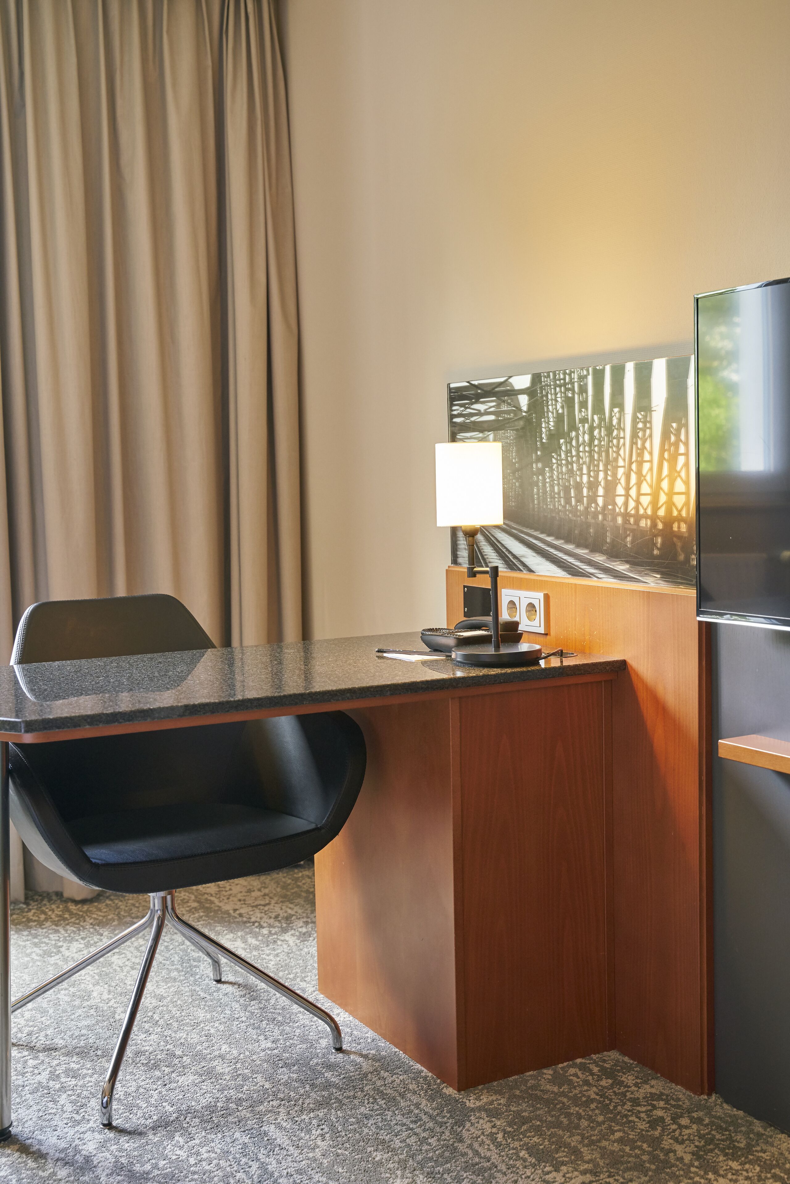 premium room (high floor) | 1 bedroom, hypo-allergenic bedding, in-room safe, desk