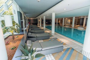 Indoor pool, sun loungers