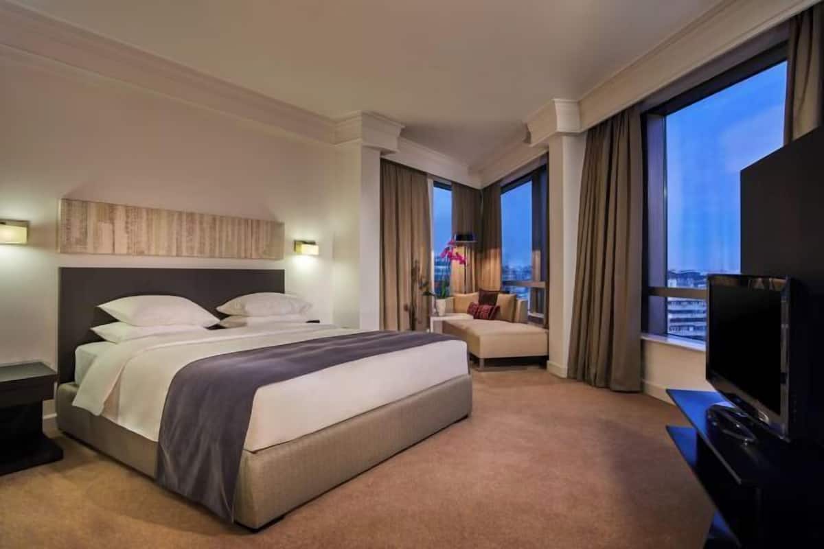 1 bedroom, in-room safe, desk, laptop workspace