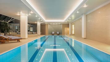 Indendørs pool