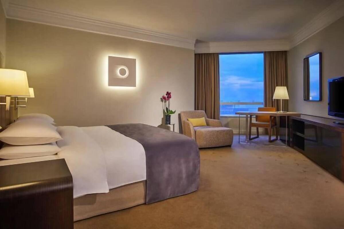 1 bedroom, in-room safe, desk, laptop workspace