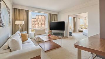 Regency Suite King (JRRC) | Cofres nos quartos, escrivaninha, espaço de trabalho para notebook