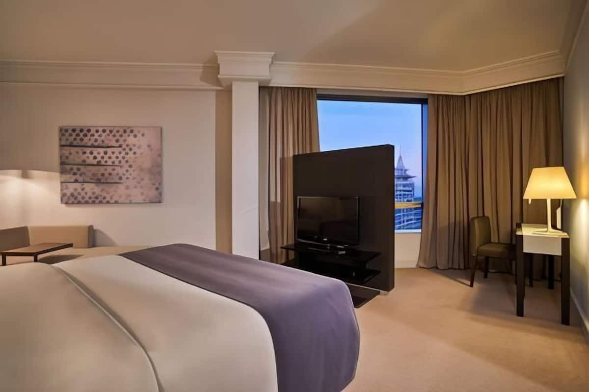 1 bedroom, in-room safe, desk, laptop workspace