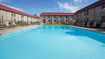 Seasonal outdoor pool