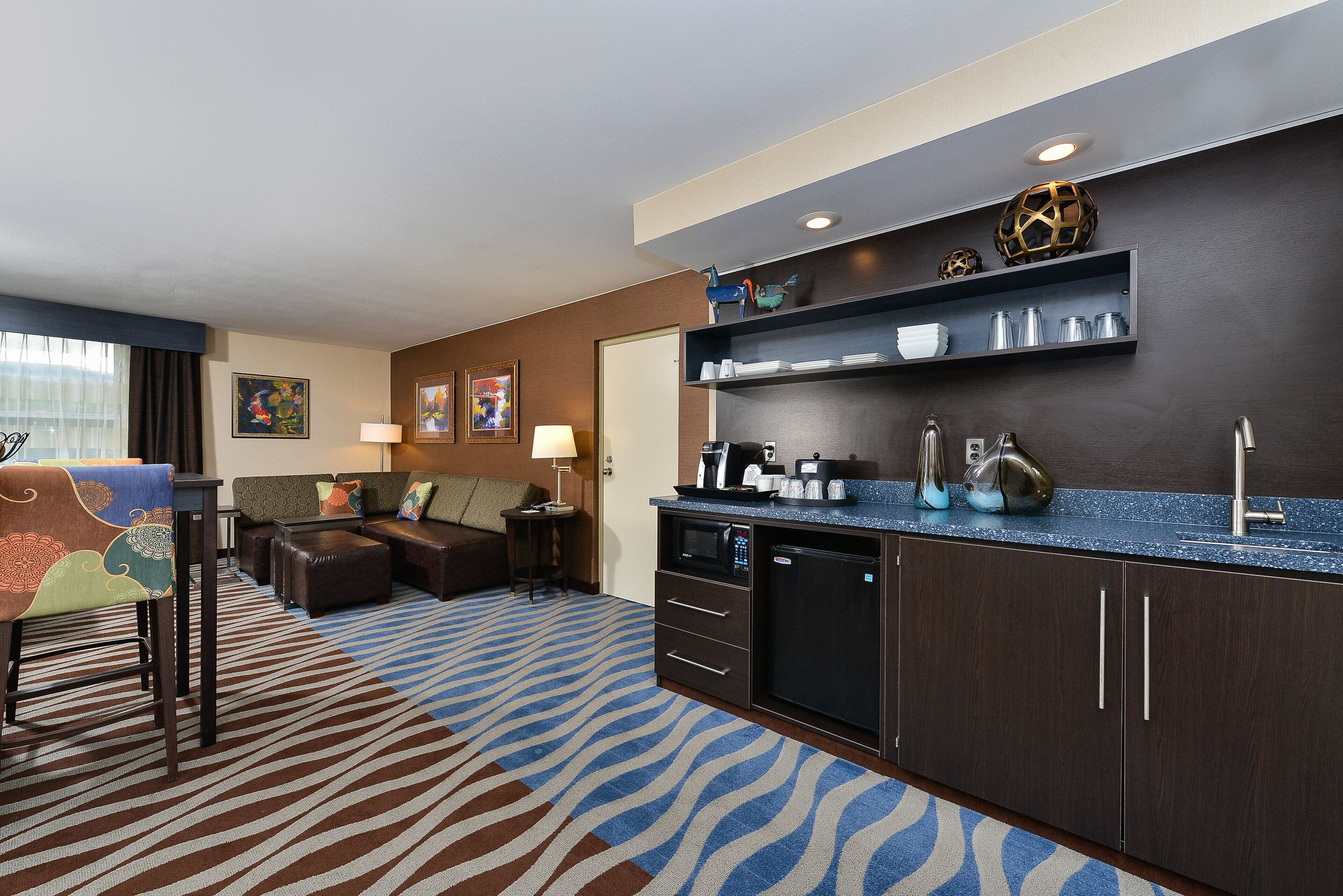 suite, 1 bedroom | premium bedding, in-room safe, desk, blackout curtains