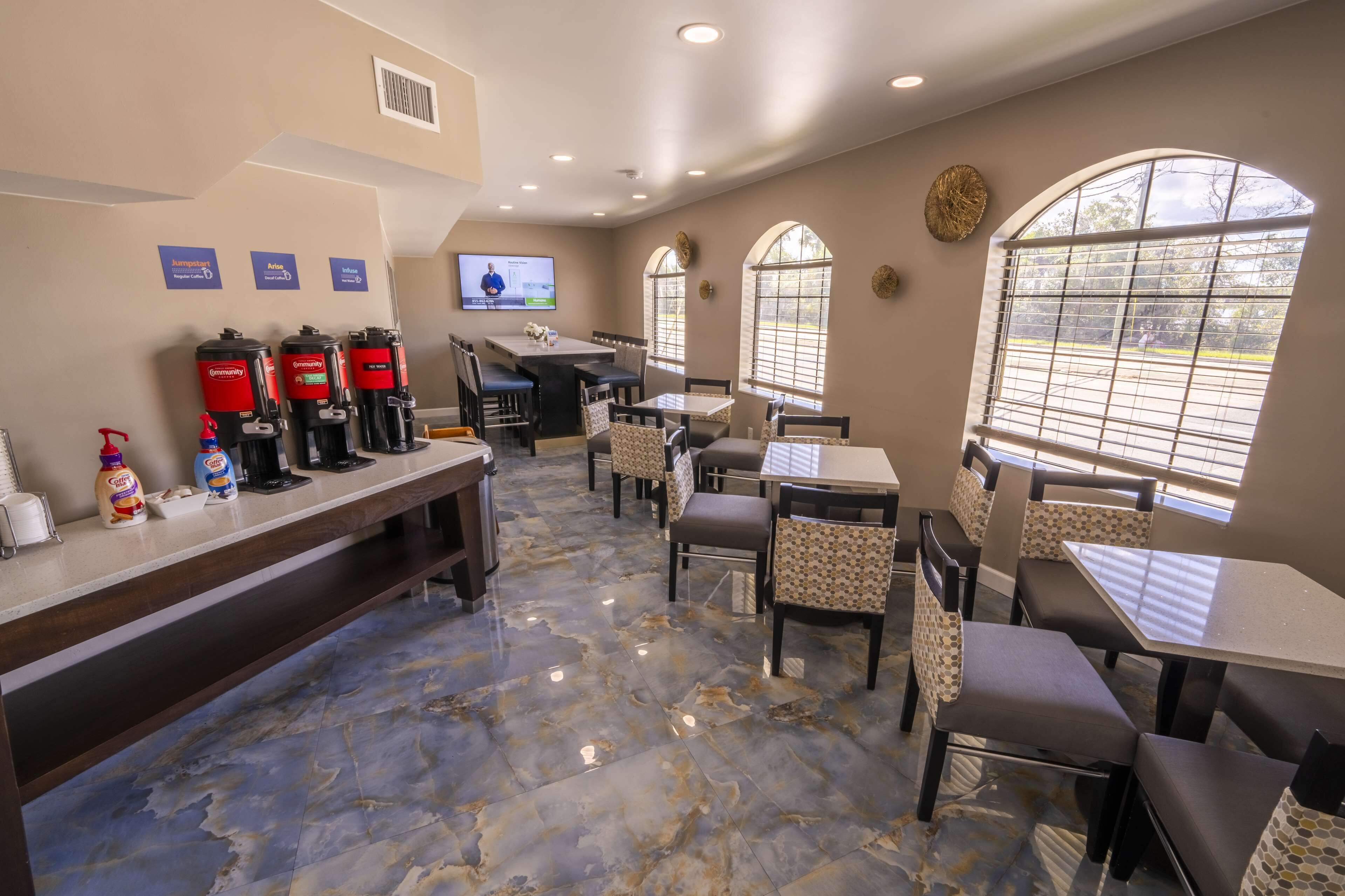 free daily continental breakfast