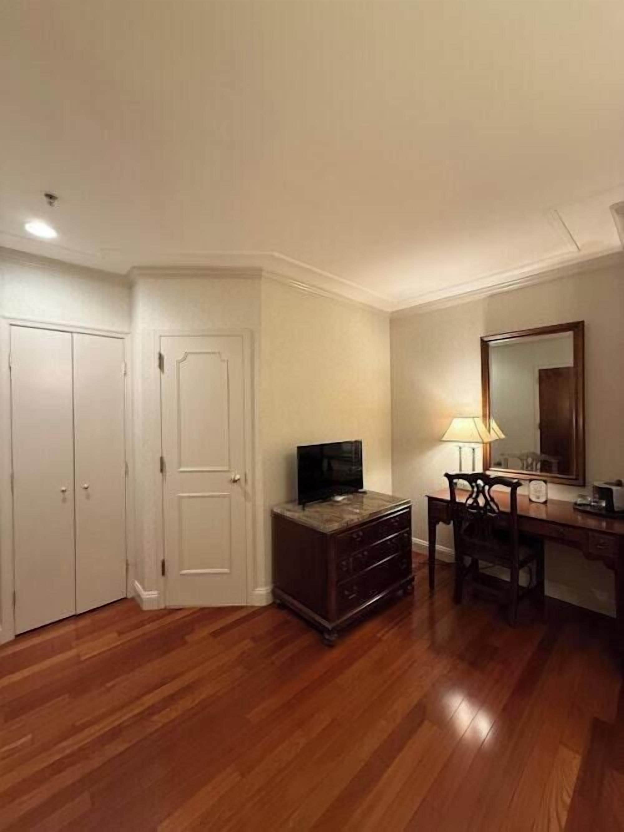 standard room, 1 queen bed (standard queen) | 1 bedroom, premium bedding, down duvets, pillow-top beds